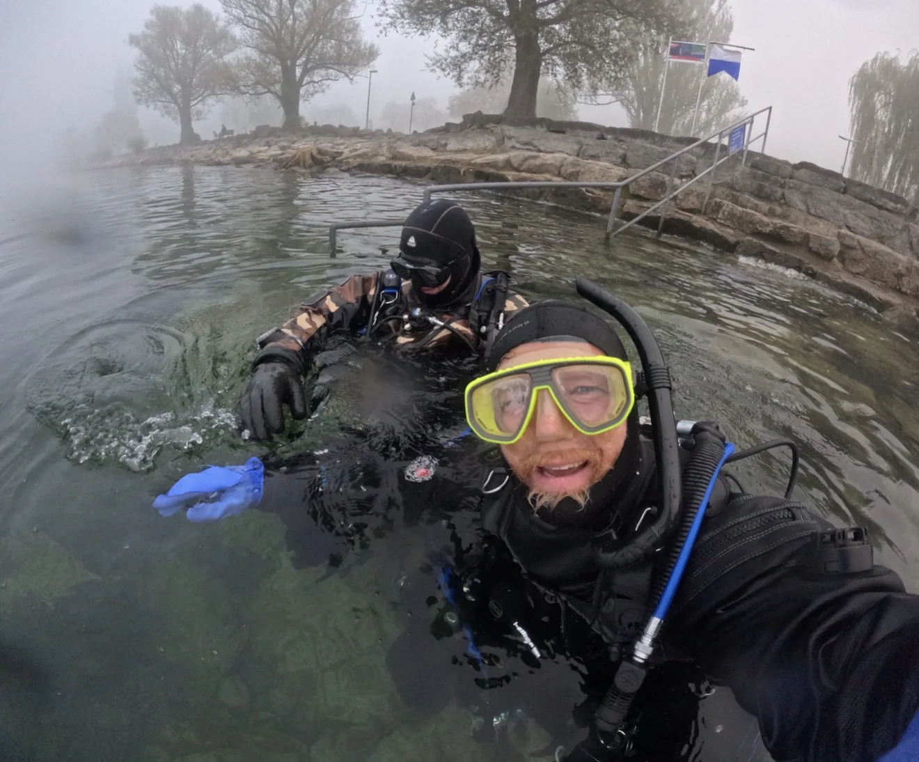 Taucher im kalten Wasser