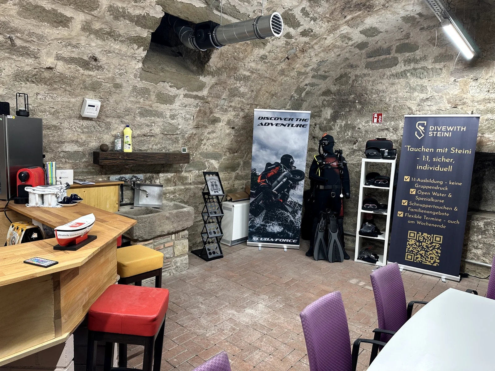 Ausrüstung im DiveWithSteini-Gewölbekeller